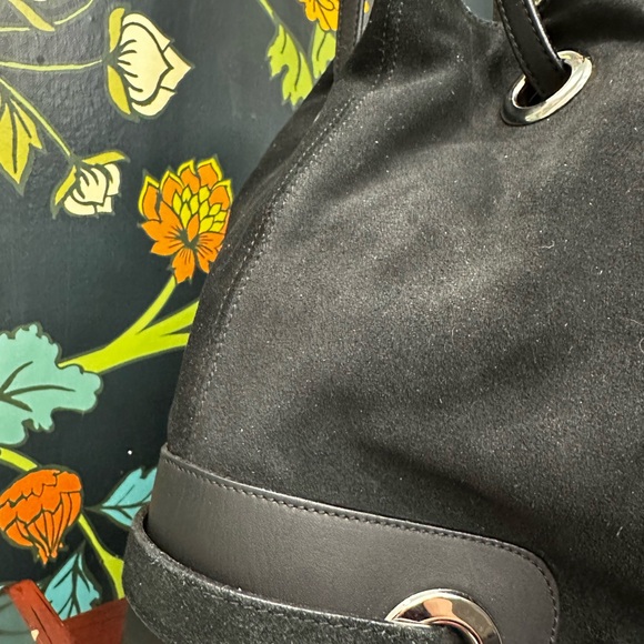 Bally “Darlina” black suede drawstring bucket bag from the early 2000s - Picture 6 of 12